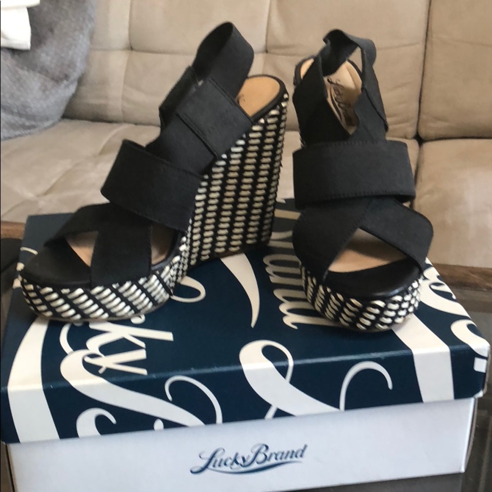 Size 8 Women’s Lucky Brand Rishi Wedges